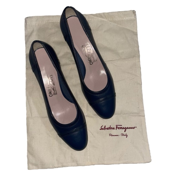 SALVATORE FERRAGAMO Vara Pump Low Heel Calfskin and Leather Women Size 9.5C New - Picture 13 of 16